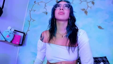 Snapshot of miss_evans_ chatting on 04/23/26, 03:30 miss_evans_ online show from 04/23/26, 03:30