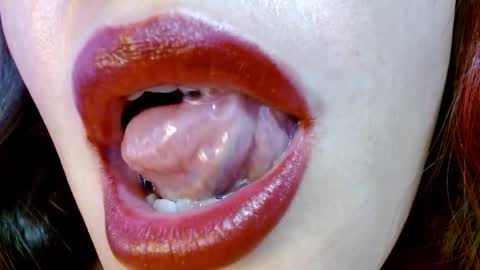 Snapshot of miss_evoleth2 chatting on 02/10/25, 10:31 Miss Evoleth online show from 02/10/25, 10:31