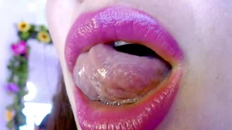 Snapshot of miss_evoleth2 chatting on 02/13/25, 04:00 Miss Evoleth online show from 02/13/25, 04:00