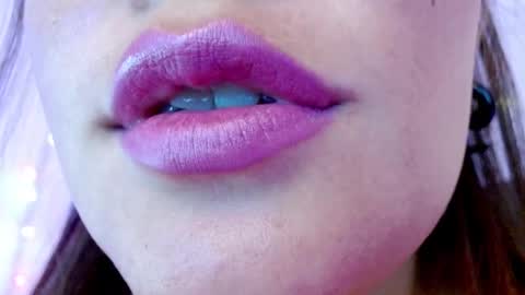 Snapshot of miss_evoleth2 chatting on 02/14/25, 07:38 Miss Evoleth online show from 02/14/25, 07:38