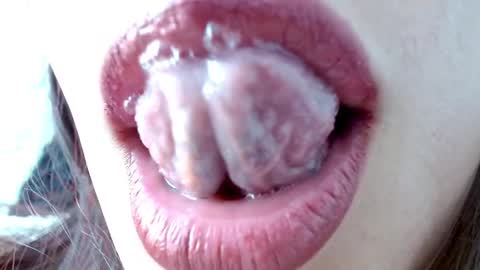 Snapshot of miss_evoleth2 chatting on 03/05/25, 05:50 Miss Evoleth online show from 03/05/25, 05:50