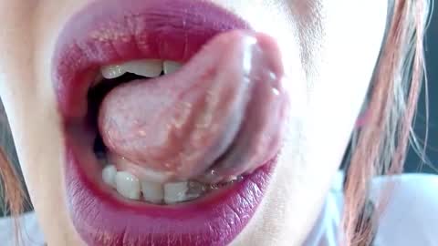 Snapshot of miss_evoleth2 chatting on 09/08/25, 03:11 Miss Evoleth online show from 09/08/25, 03:11