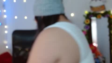 Snapshot of miss_evoleth2 chatting on 11/24/25, 04:18 Miss Evoleth online show from 11/24/25, 04:18