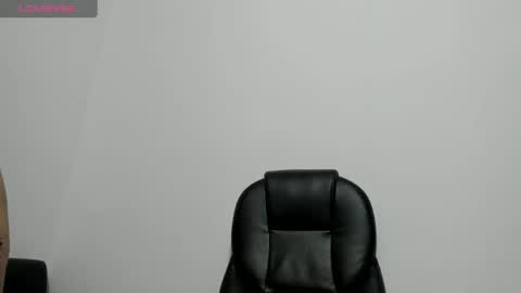 Snapshot of miss_eylens chatting on 04/19/26, 01:38 miss_eylens online show from 04/19/26, 01:38