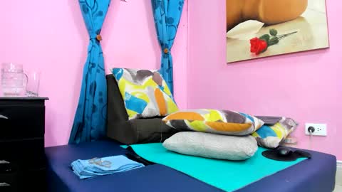 Snapshot of miss_flora chatting on 03/12/26, 01:23 Monica Patricia online show from 03/12/26, 01:23