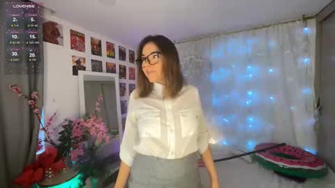  Elisabeth  IG galax xxia       online show from 03/01/25, 10:21