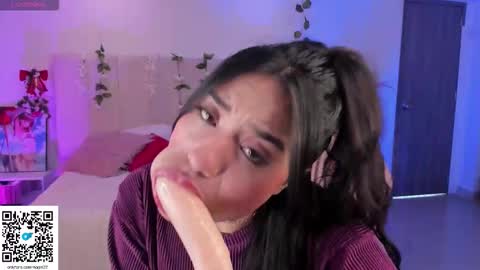 insta    online show from 09/24/25, 02:15