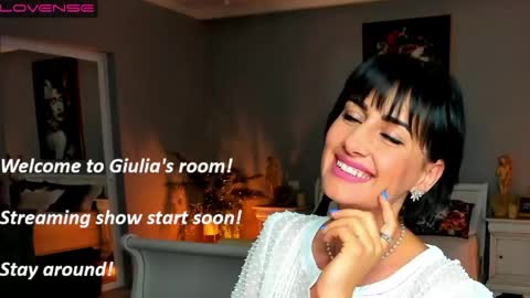 Snapshot of miss_giulia chatting on 04/19/26, 08:55 Miss Giulia online show from 04/19/26, 08:55