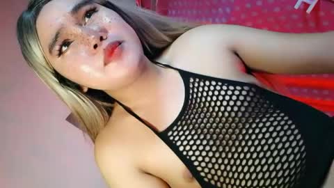Snapshot of miss_horny139736 chatting on 04/23/26, 12:01 miss_horny139736 online show from 04/23/26, 12:01