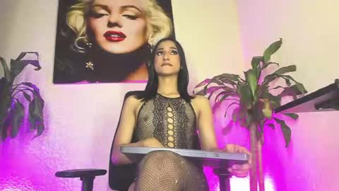 Snapshot of miss_isa19 chatting on 06/15/26, 10:39 miss_isa19 online show from 06/15/26, 10:39
