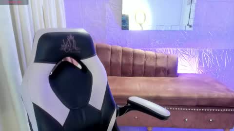 Snapshot of miss_isabella_m chatting on 04/30/26, 08:57 Isabella online show from 04/30/26, 08:57