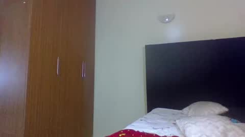 Snapshot of miss_kiarrafit chatting on 10/31/25, 12:44 Miss Kiarrafit online show from 10/31/25, 12:44