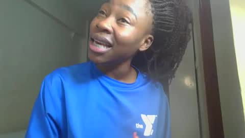 Snapshot of miss_kiarrafit chatting on 11/29/25, 01:52 Miss Kiarrafit online show from 11/29/25, 01:52