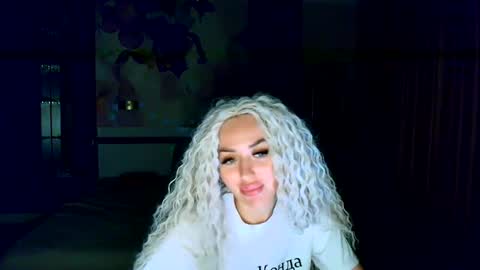 Snapshot of miss_kiten chatting on 09/14/25, 06:29 miss_kiten online show from 09/14/25, 06:29