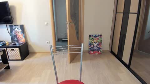 Snapshot of miss_kitty13 chatting on 10/19/25, 05:19 Kitty online show from 10/19/25, 05:19