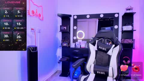 Snapshot of miss_kittyn chatting on 12/09/24, 04:01 Miss Kittyn online show from 12/09/24, 04:01