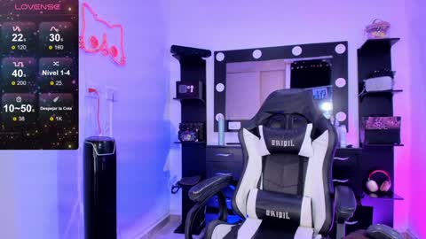 Snapshot of miss_kittyn chatting on 02/06/25, 04:21 Miss Kittyn online show from 02/06/25, 04:21