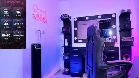 Snapshot of miss_kittyn chatting on 10/31/25, 12:22 Miss Kittyn online show from 10/31/25, 12:22