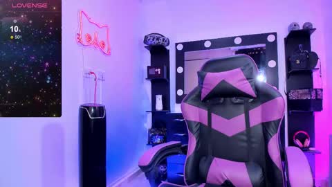 Snapshot of miss_kittyn chatting on 11/12/25, 01:06 Miss Kittyn online show from 11/12/25, 01:06