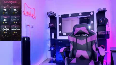 Snapshot of miss_kittyn chatting on 11/14/25, 12:31 Miss Kittyn online show from 11/14/25, 12:31