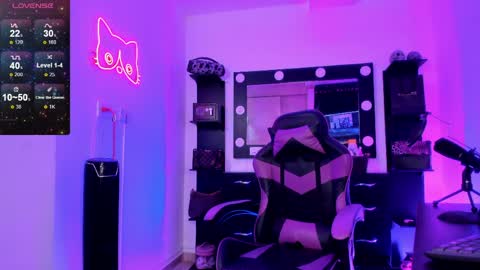 Snapshot of miss_kittyn chatting on 04/05/26, 12:41 Miss Kittyn online show from 04/05/26, 12:41