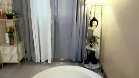 miss_kyrstyn online show from 05/01/26, 01:54