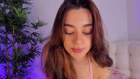 Alana online show from 09/19/25, 01:40