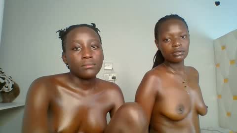 miss_lolah7 online show from 05/17/26, 12:52