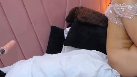 mia online show from 12/13/25, 07:53