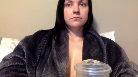 Snapshot of miss_maci_xo chatting on 04/21/26, 12:11 Maci online show from 04/21/26, 12:11