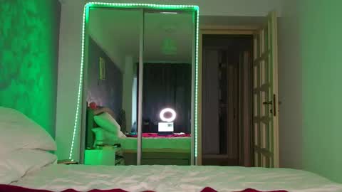 miss_medyson online show from 10/01/25, 07:36