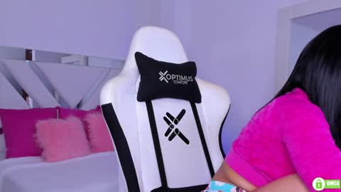 Snapshot of miss_megan__ chatting on 01/10/25, 07:00 online show from 01/10/25, 07:00