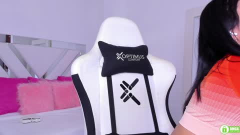 Snapshot of miss_megan__ chatting on 01/21/25, 01:54 online show from 01/21/25, 01:54