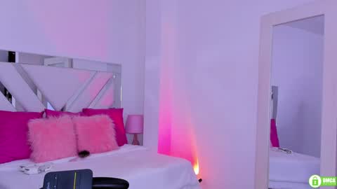 Snapshot of miss_megan__ chatting on 01/24/25, 10:32 online show from 01/24/25, 10:32