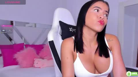 Snapshot of miss_megan__ chatting on 02/18/25, 10:14 online show from 02/18/25, 10:14