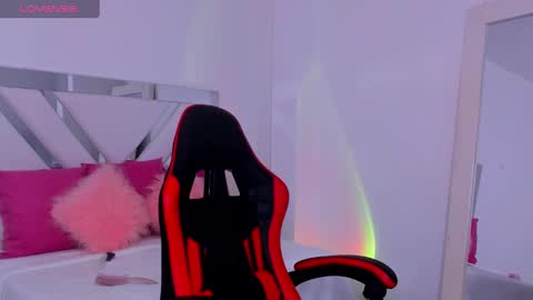 Snapshot of miss_megan__ chatting on 02/20/25, 11:42 online show from 02/20/25, 11:42