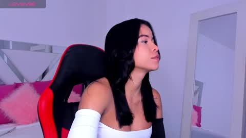 Snapshot of miss_megan__ chatting on 02/22/25, 10:52 online show from 02/22/25, 10:52