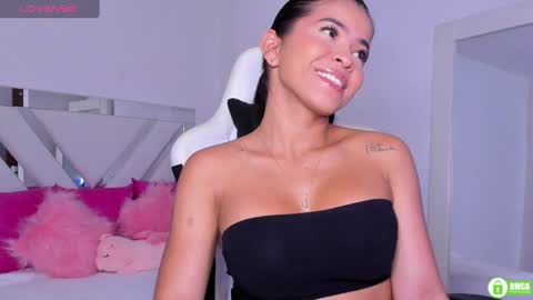 Snapshot of miss_megan__ chatting on 03/07/25, 10:32 online show from 03/07/25, 10:32