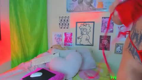 Snapshot of miss_meggaann chatting on 04/05/26, 12:08 MEGG online show from 04/05/26, 12:08