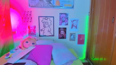 Snapshot of miss_meggaann chatting on 04/09/26, 12:43 MEGG online show from 04/09/26, 12:43