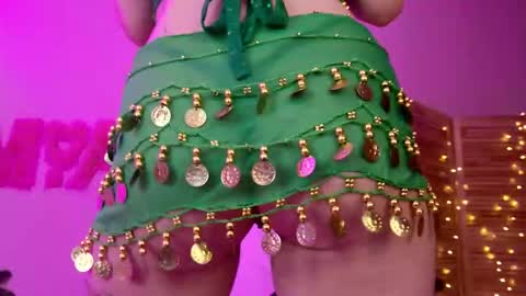 Snapshot of miss_mia_meow chatting on 10/20/25, 04:24 Mamma Mia online show from 10/20/25, 04:24