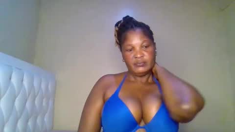 Snapshot of miss_milly1 chatting on 05/31/26, 11:39 MILLY online show from 05/31/26, 11:39