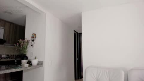 Snapshot of miss_myers chatting on 02/21/25, 08:27 Goddess Myers thumb up is important for me kisses online show from 02/21/25, 08:27