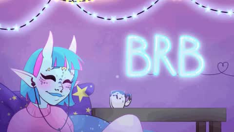 Snapshot of miss_myers chatting on 11/15/25, 03:15 Goddess Myers thumb up is important for me kisses online show from 11/15/25, 03:15