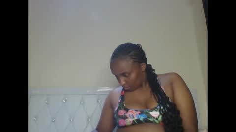 Snapshot of miss_nada chatting on 04/12/26, 03:39 sophia online show from 04/12/26, 03:39