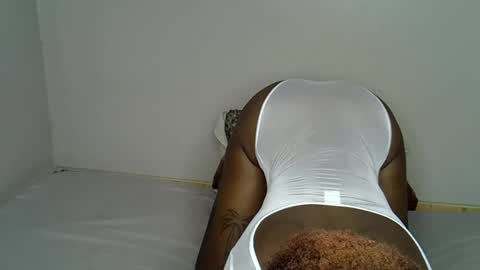 miss_pretty1 online show from 12/16/25, 08:41