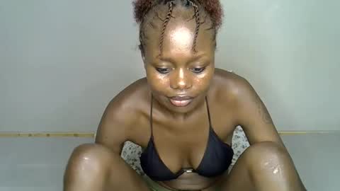 miss_pretty1 online show from 12/17/25, 08:53