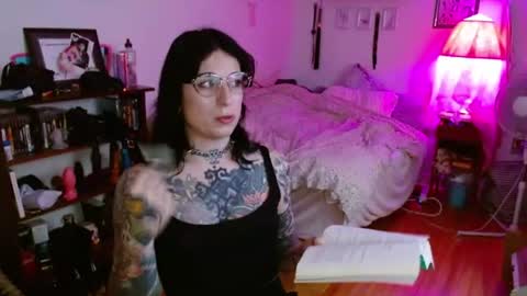 Snapshot of miss_raven_ts chatting on 06/10/26, 07:46 Raven online show from 06/10/26, 07:46