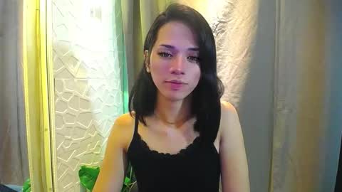 Snapshot of miss_rona_xoxo chatting on 03/19/26, 02:15 Rona online show from 03/19/26, 02:15