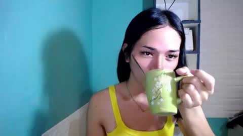 Snapshot of miss_rona_xoxo chatting on 04/08/26, 01:05 Rona online show from 04/08/26, 01:05